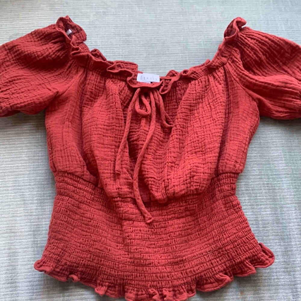 CUTE SMOCKED TOP